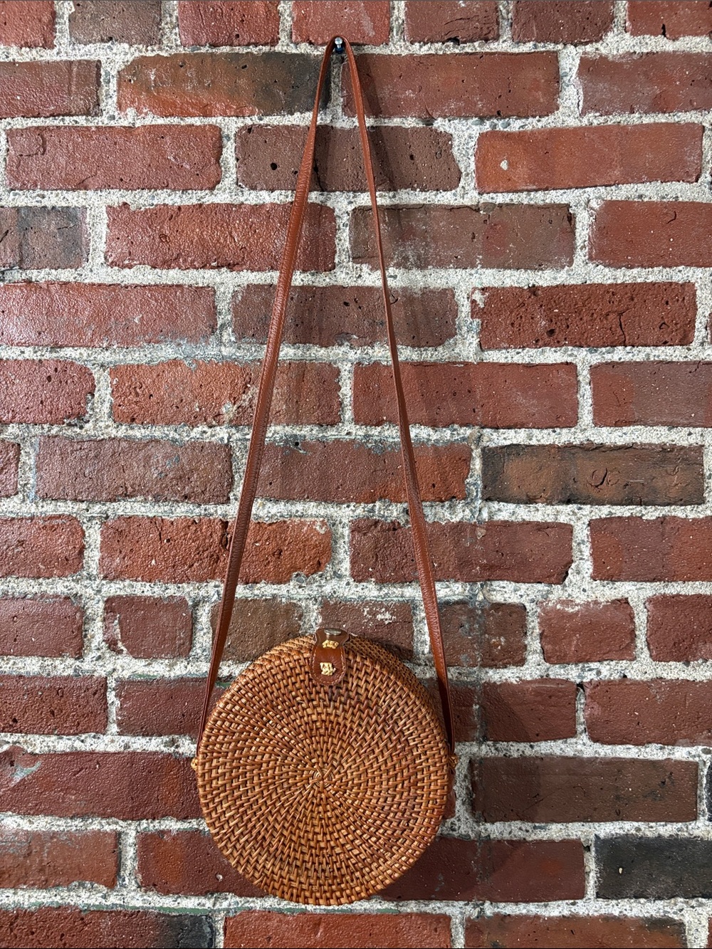 Woven Round Crossbody Bag – Brown